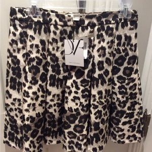 NWT Diane Von Furstenburg Leopard Print Pleated Mini Skirt Size 8